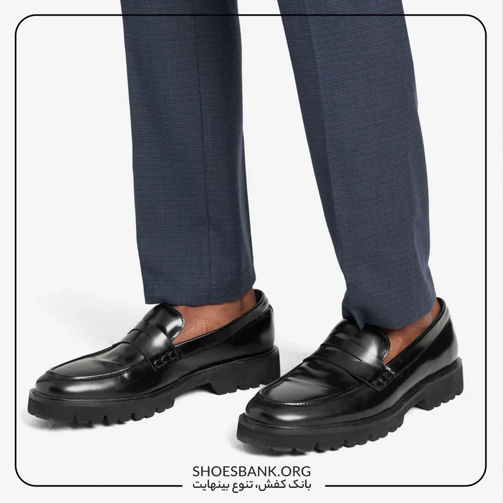 یکی از انواع مدل کفش مردانه پاشنه‌دار، بوت کابوی است.